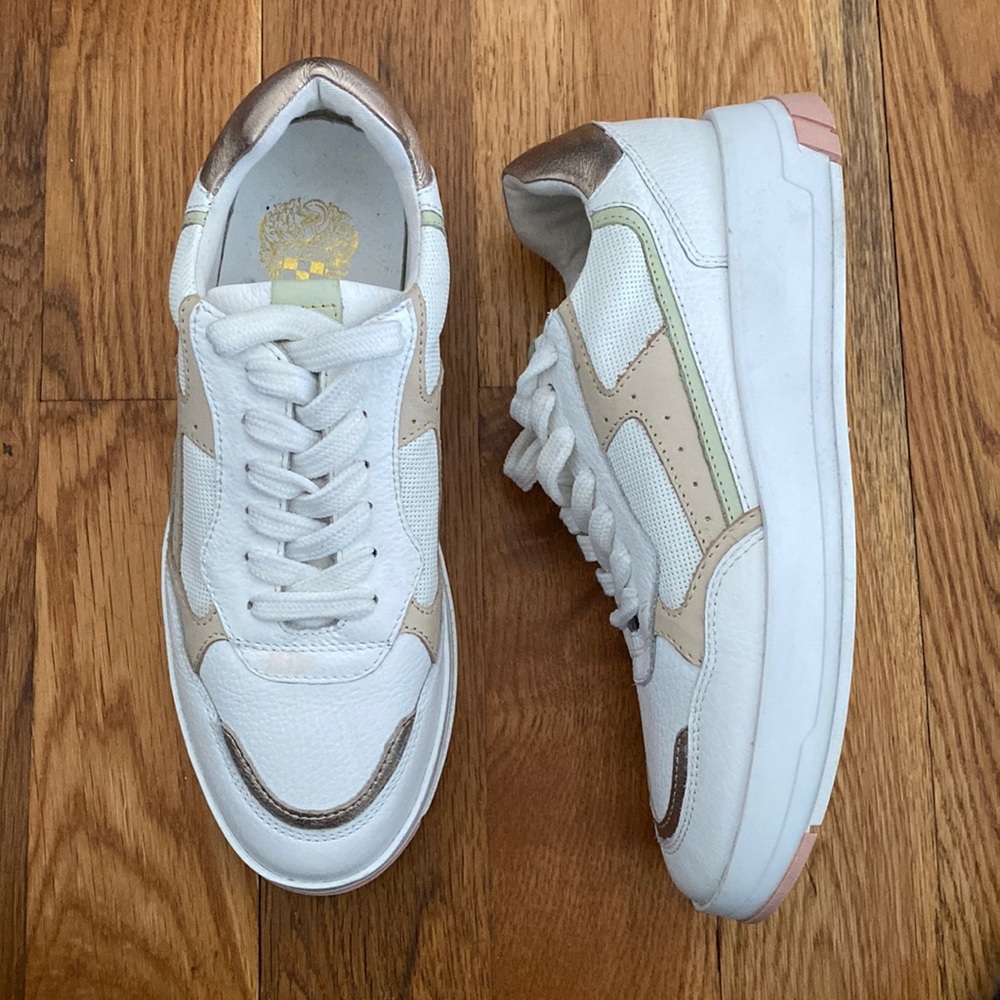 Vince Camuto Bucken Sneaker (size 9)
